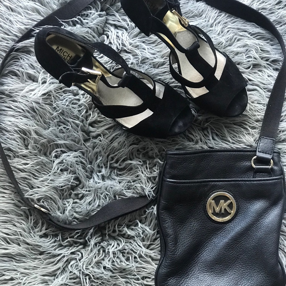 SALE💥 Michael Kors Shoes - Picture 7 of 7